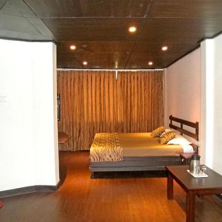 The Corner Hotell Nainital Rum bild