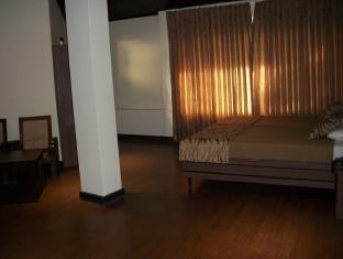 The Corner Hotell Nainital Exteriör bild